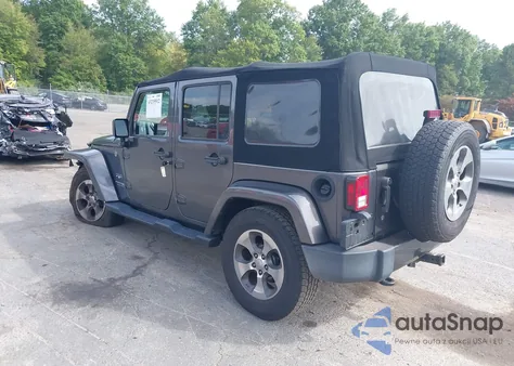 2018 Jeep Wrangler Jk Unlimited Sahara 4X4 z USA, uszkodzony, nr VIN 1C4BJWEG0JL835899